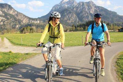 Cyclists near Fuessen